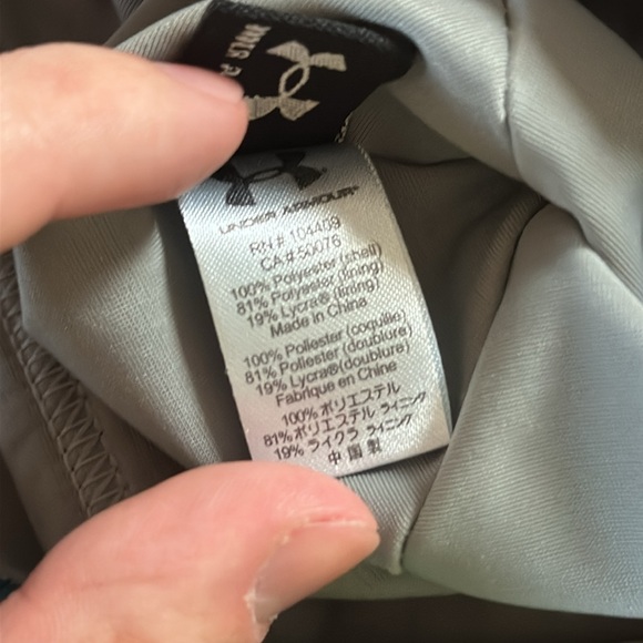 Dark green Under Armour toboggan with orange logo - Picture 3 of 3